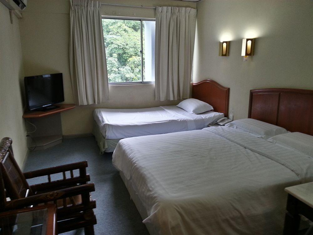 Century Hotel Кота Кинабалу Екстериор снимка