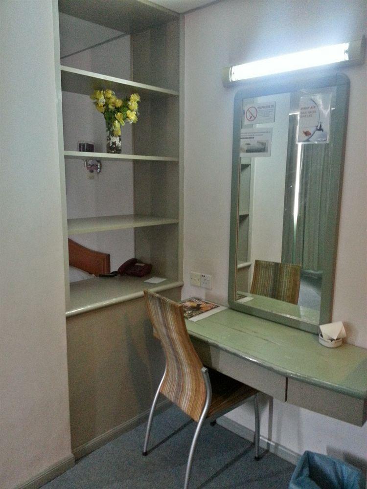 Century Hotel Кота Кинабалу Екстериор снимка