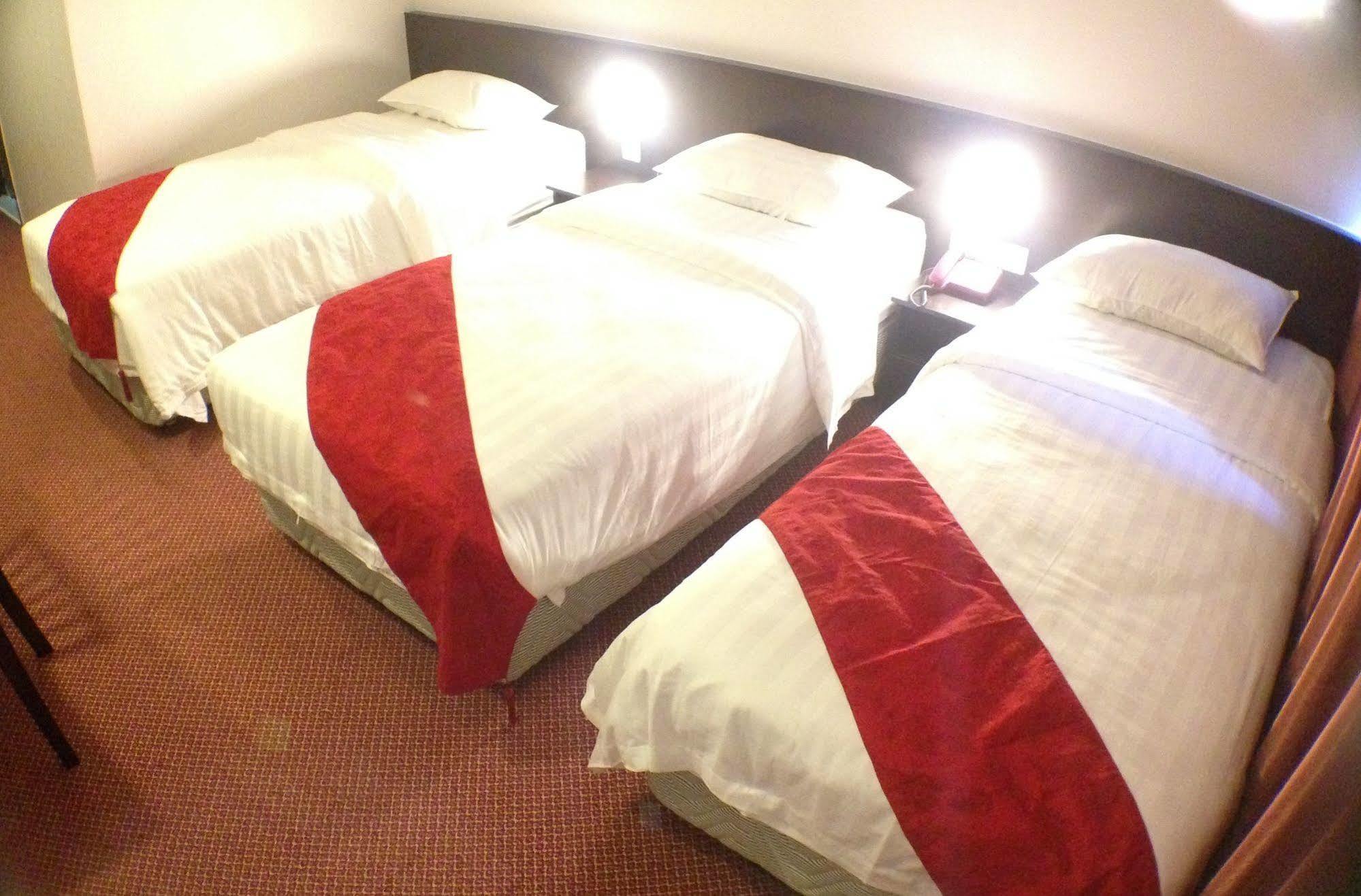 Century Hotel Кота Кинабалу Екстериор снимка