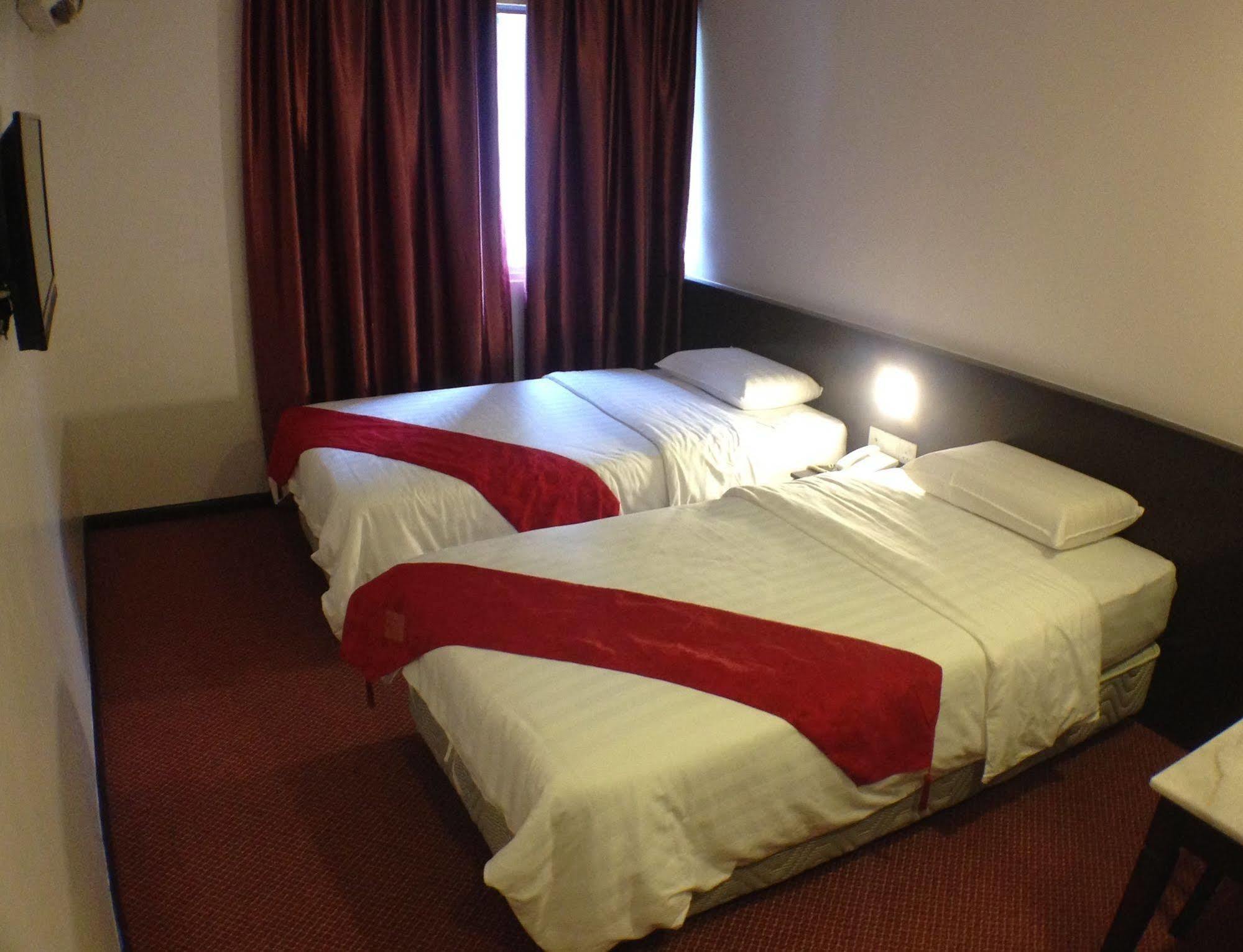 Century Hotel Кота Кинабалу Екстериор снимка