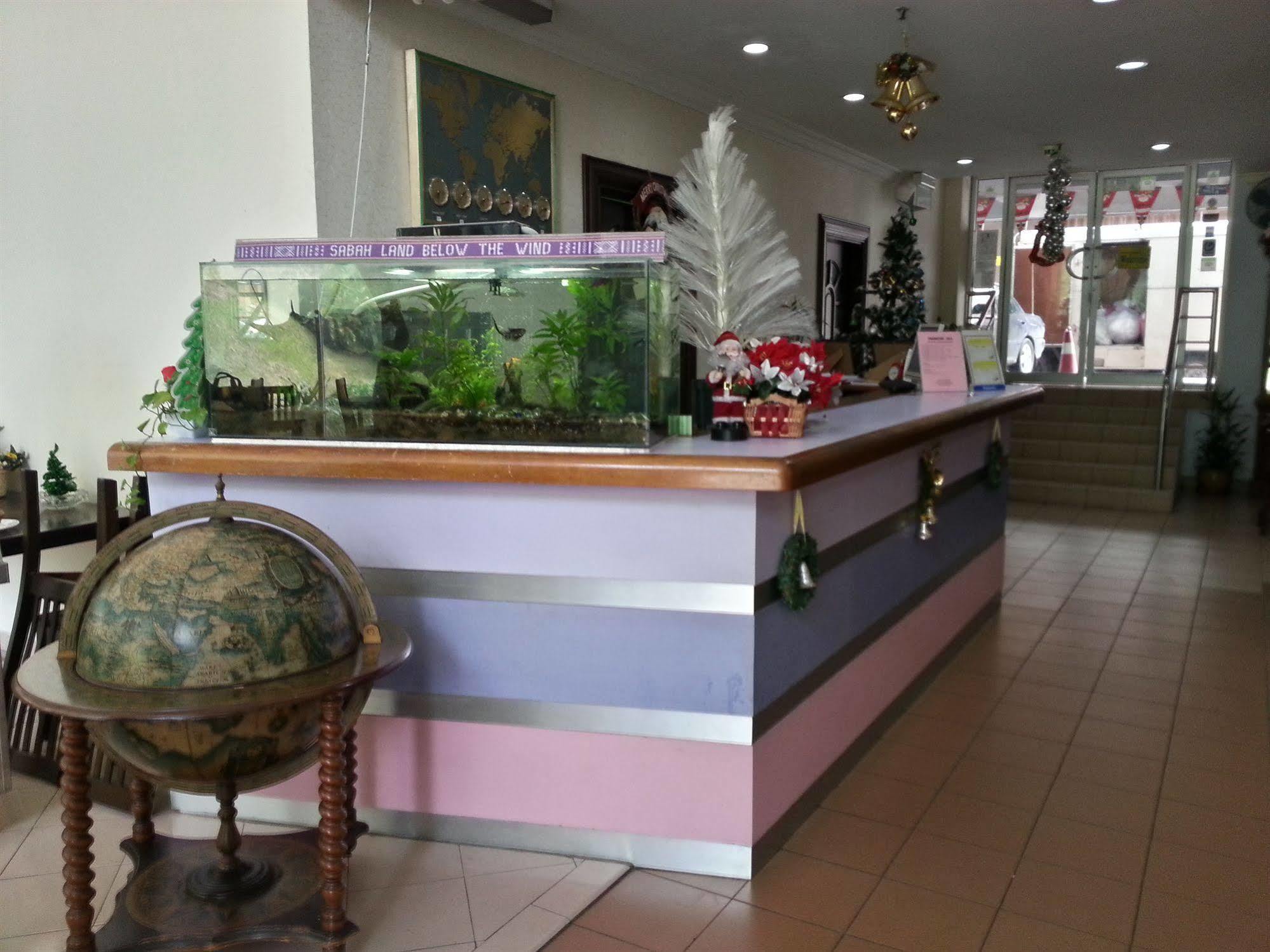 Century Hotel Кота Кинабалу Екстериор снимка