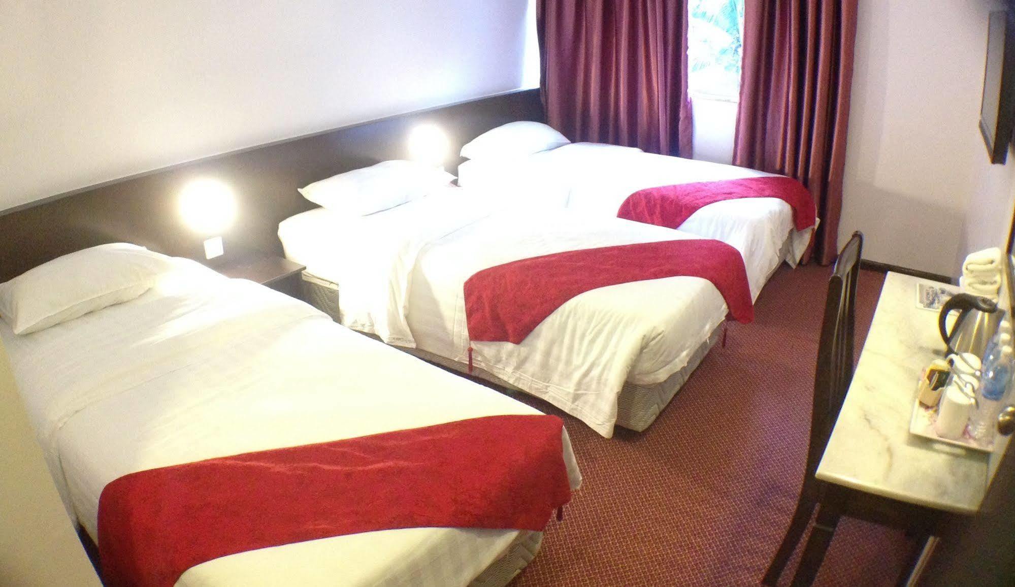 Century Hotel Кота Кинабалу Екстериор снимка