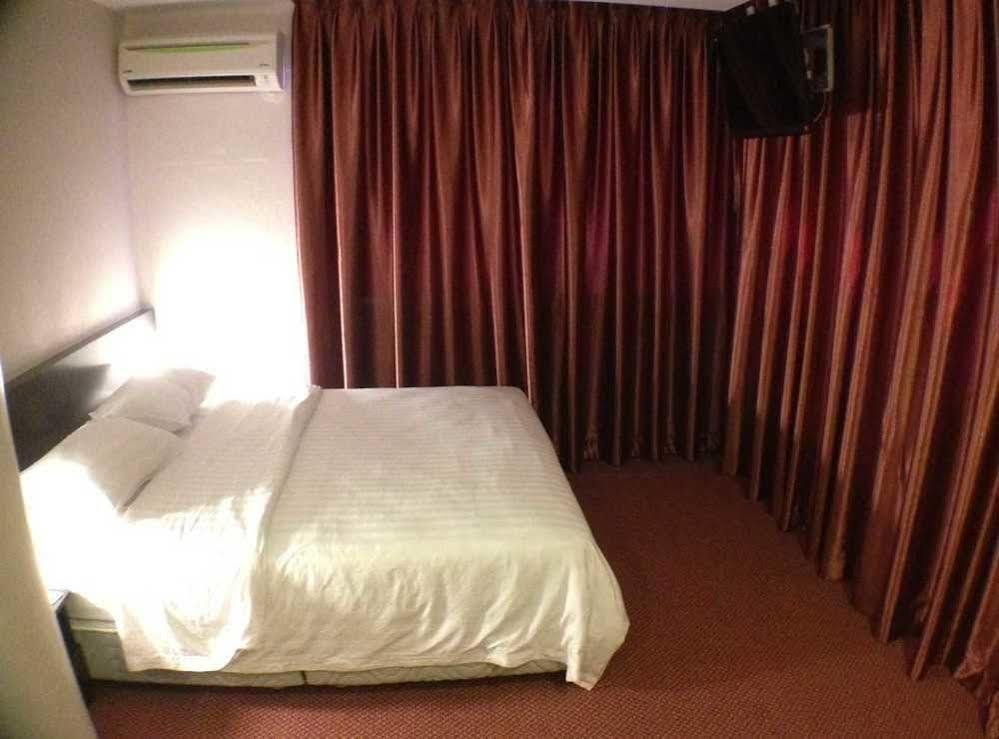 Century Hotel Кота Кинабалу Екстериор снимка