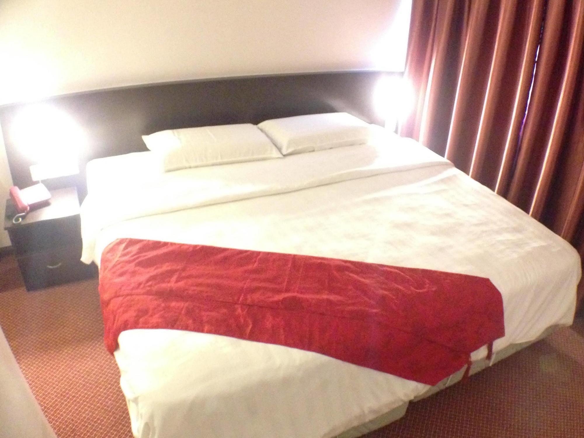 Century Hotel Кота Кинабалу Екстериор снимка